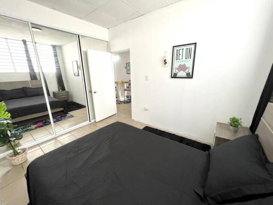 Apartment Monopoly 2 Bedroom Near Beach W/pool/parking