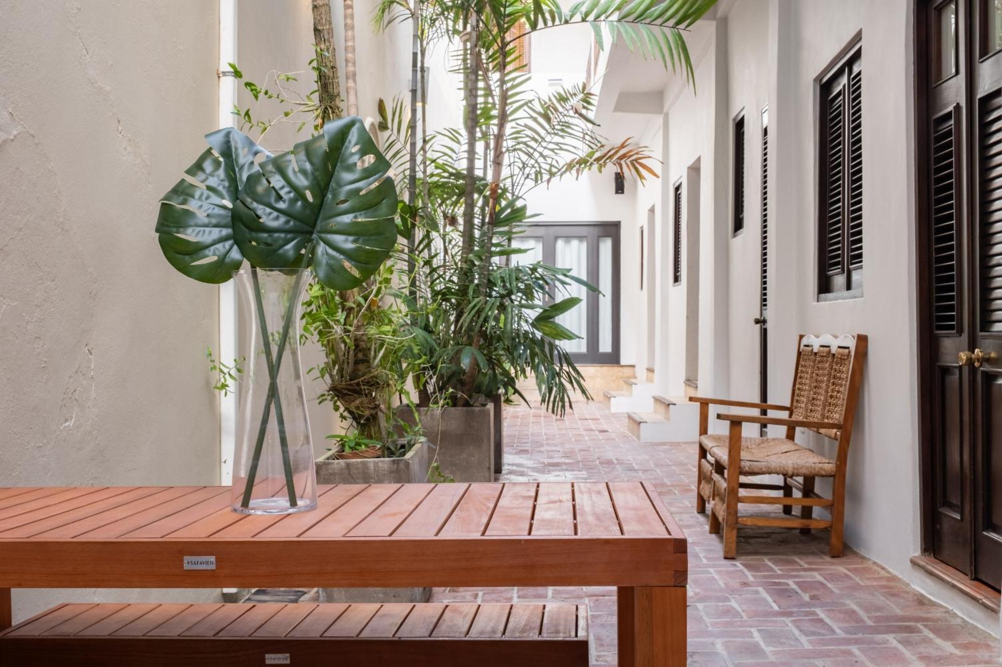 Tizol Historic Building 8br In Old Holiday home *