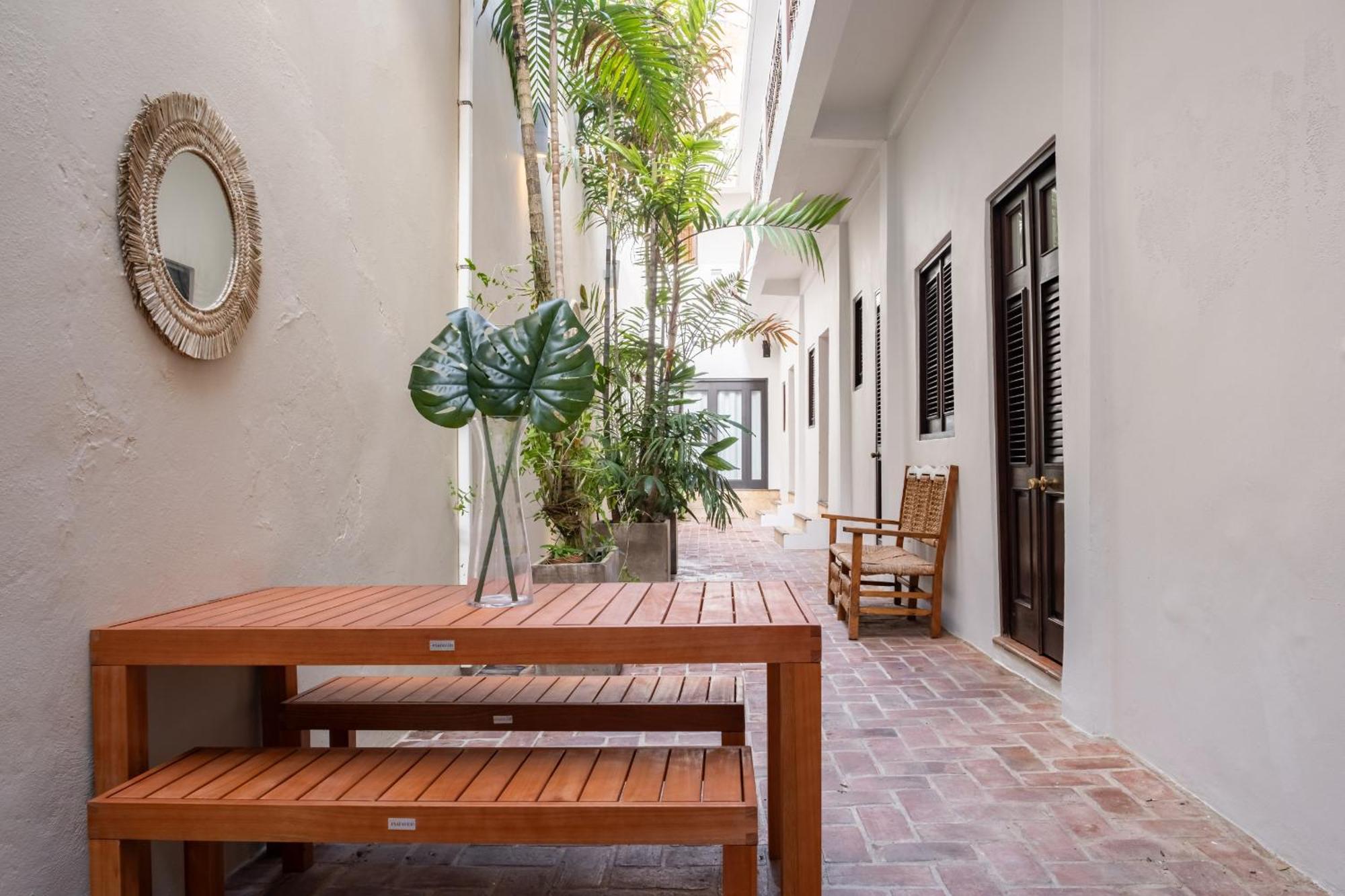 Tizol Historic Building 8br In Old Holiday home San Juan