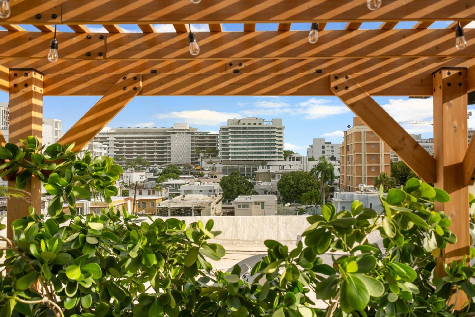 Condado & Rooftop Garden For Large Groups - 2 Apartment San Juan