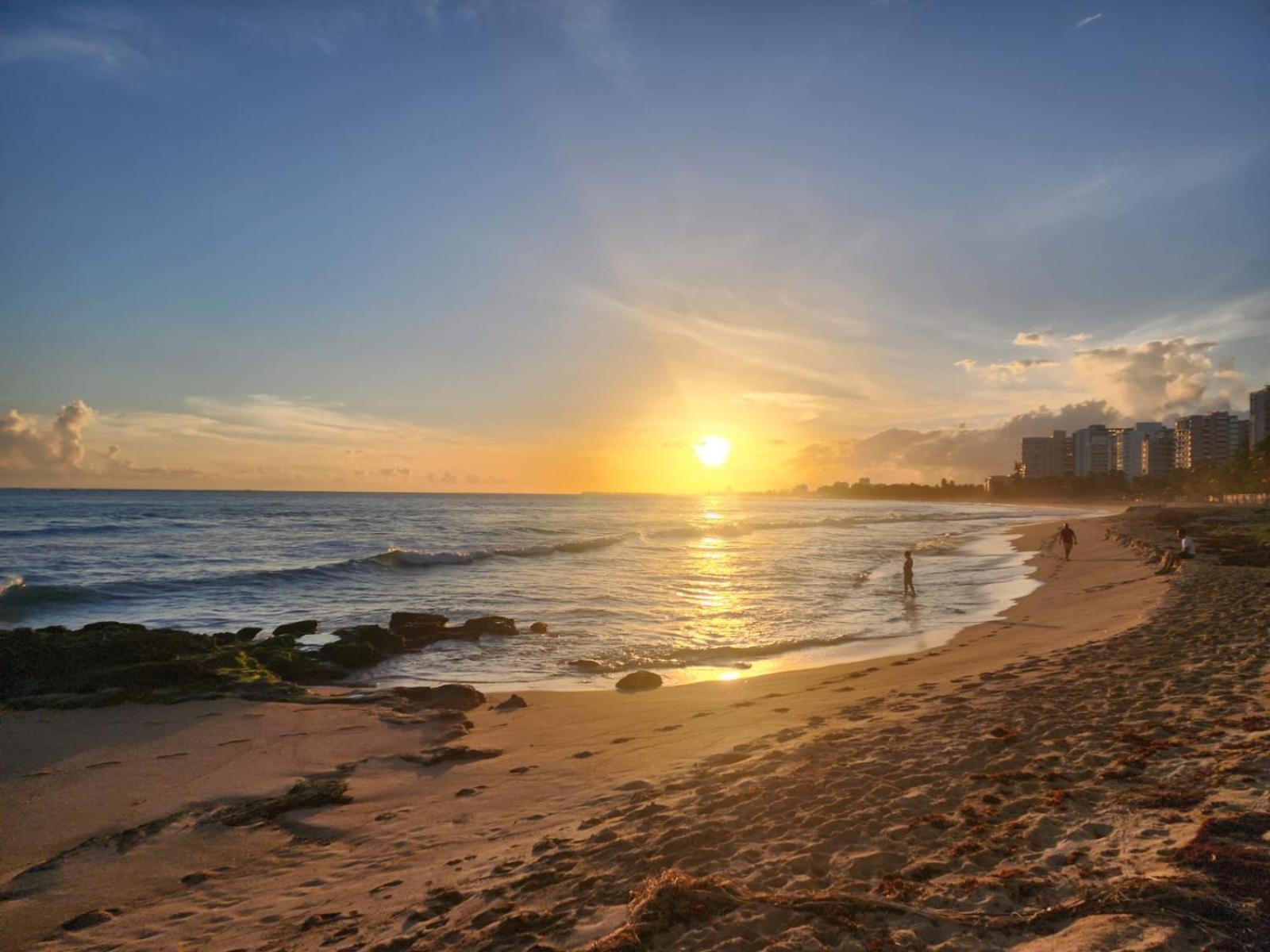 Stunning 3-bedroom Beachside Apartment San Juan
