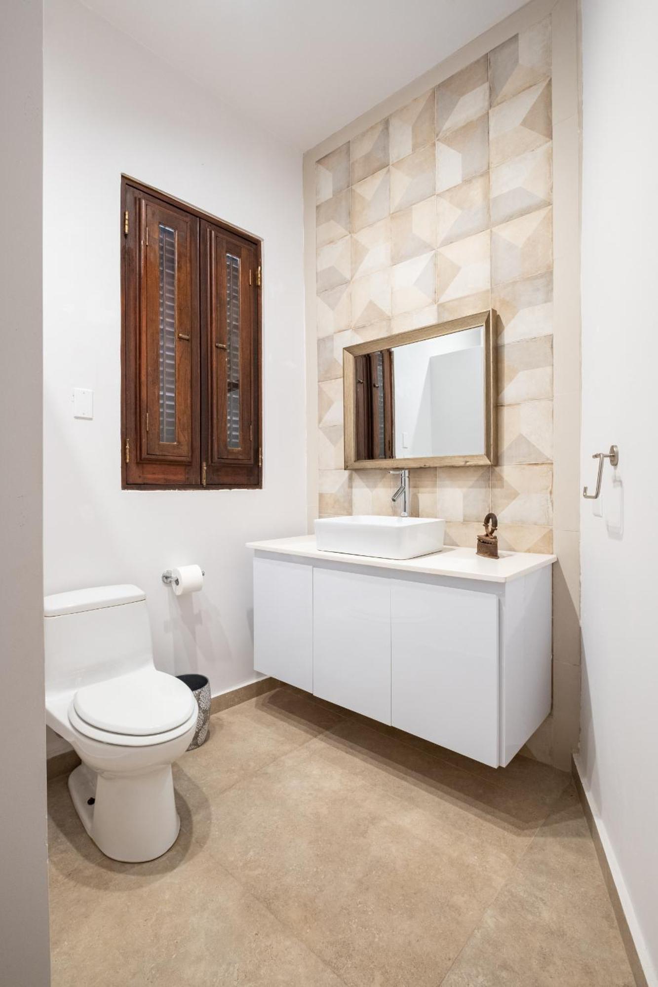 Tizol Historic Building 8br In Old San Juan