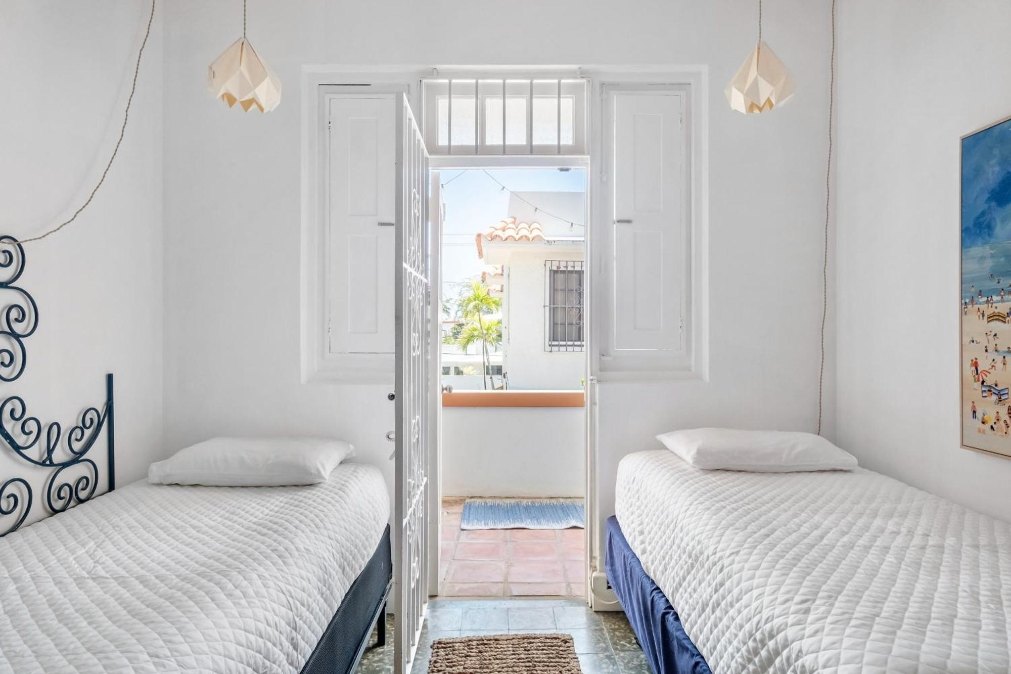 2br W Private Roofdeck, Steps To Sand! Gen Ac - 20 Up Apartment