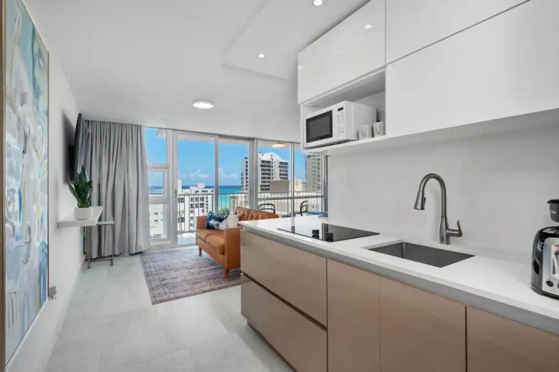 En Excelente Zona Condado, San Juan, Puerto Rico *