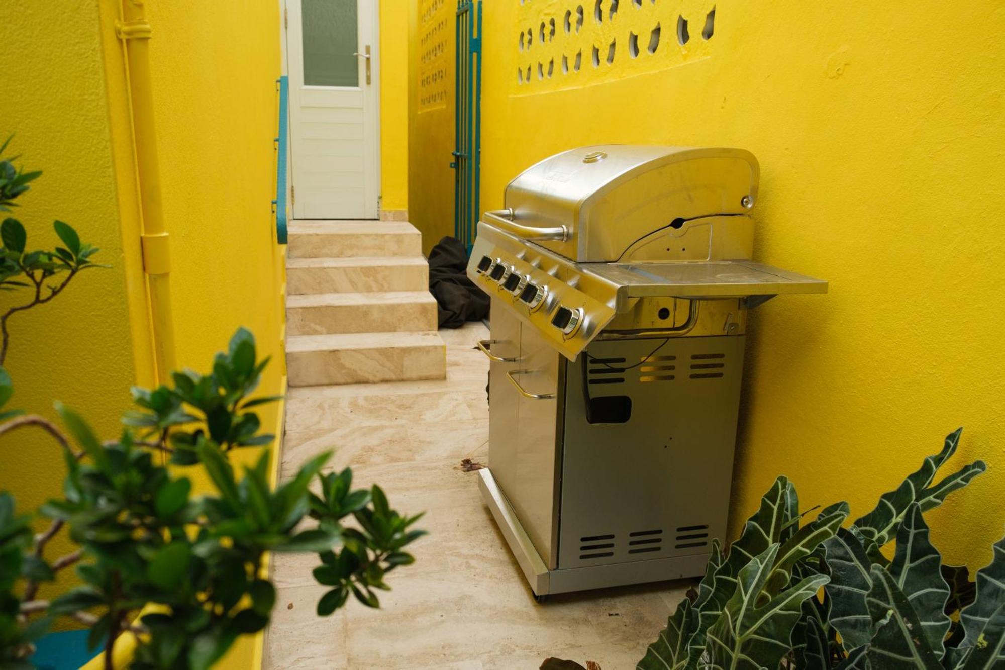 Casa Amarilla *