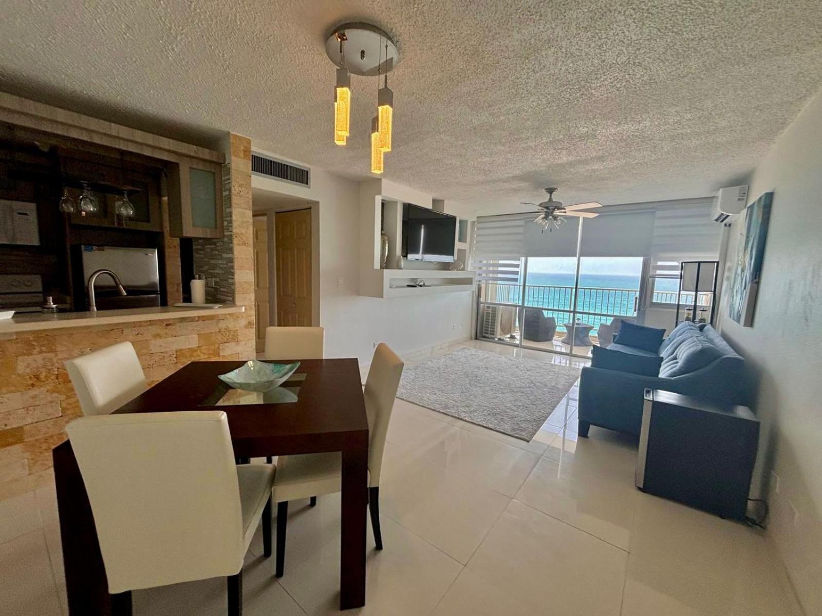 Apartment Steps From Foxwoods Casino- Beachfront With Pools *