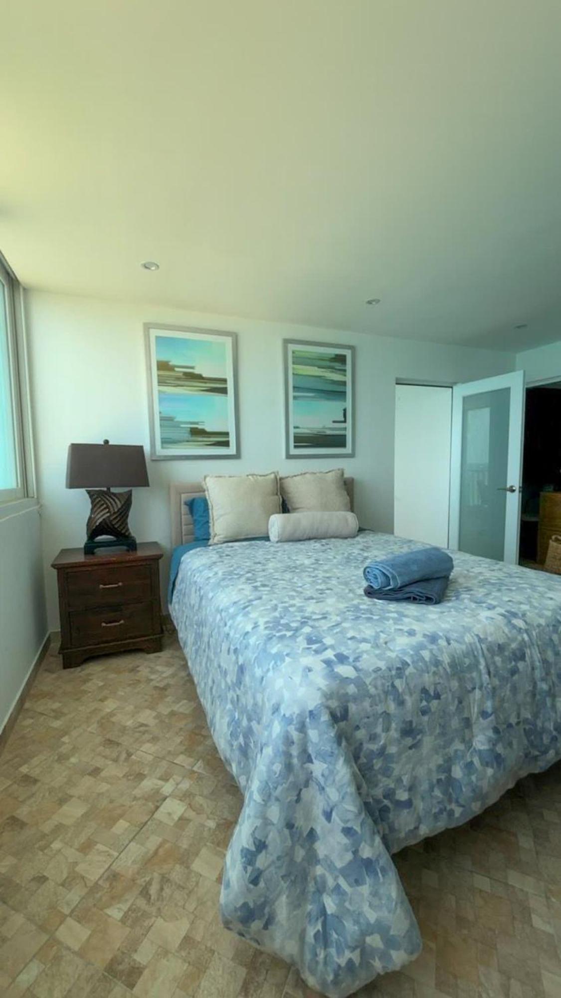 Beachfront Dream Getaway - Condado Apartment