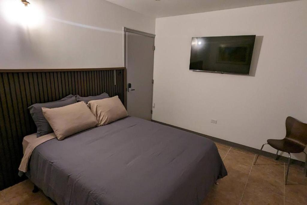 Holiday home House 3 Bed And 2 Bath With Cozy Backyard
