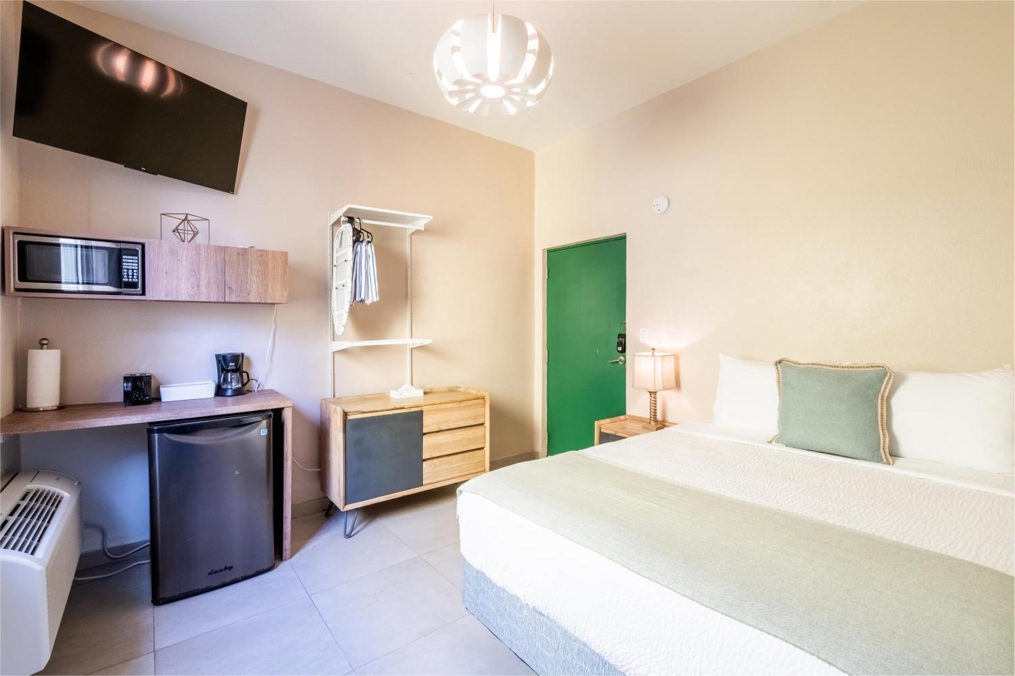 La Mona Loiza Complex By With Bear Hotel 3*
