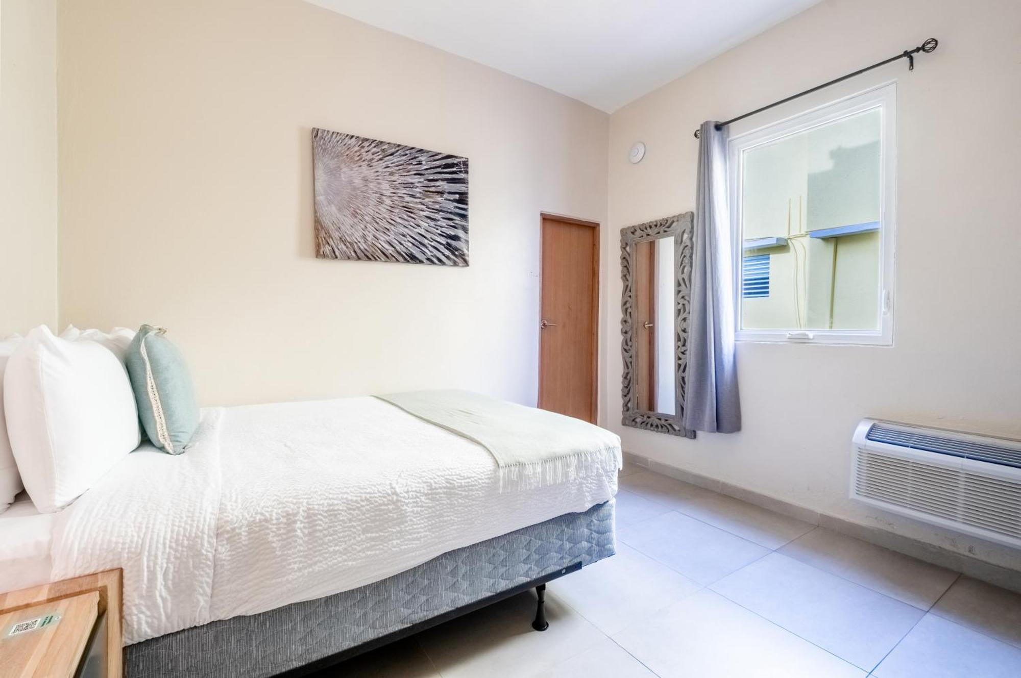 La Mona Loiza Complex By With Bear Hotel San Juan