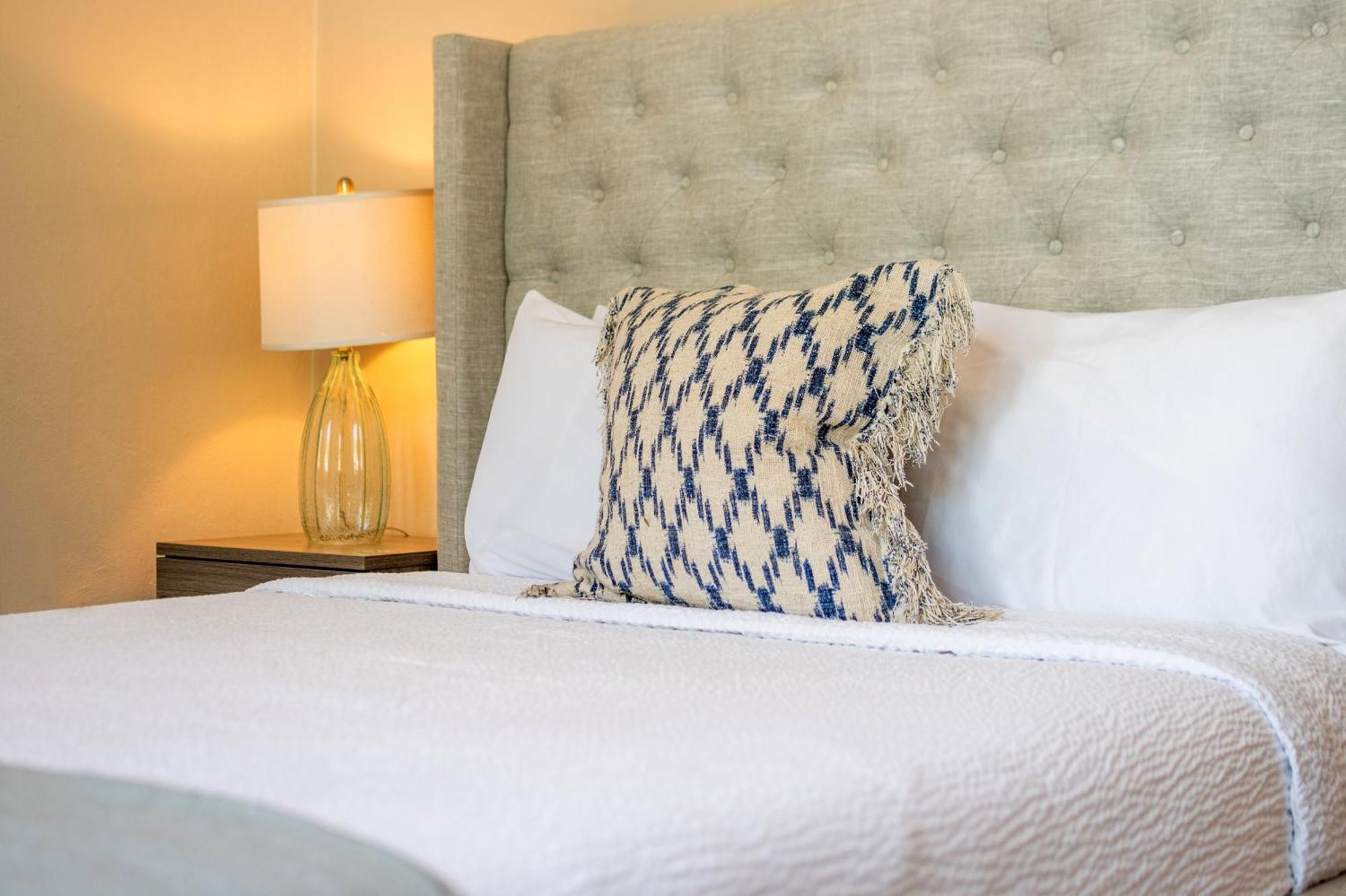 La Mona Loiza Complex By With Bear Hotel 3*