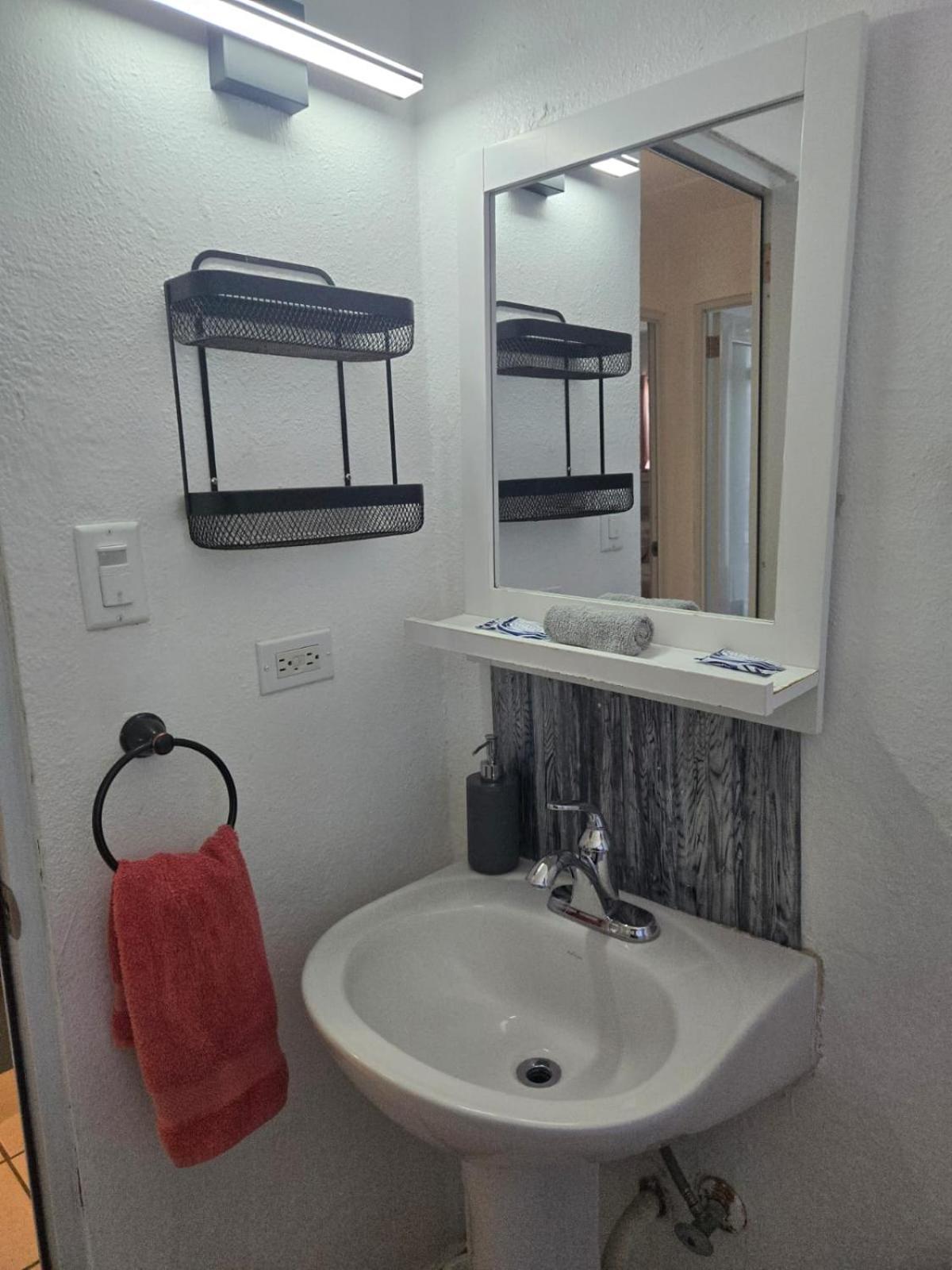 Airport Retreat With A Pool Apartment San Juan