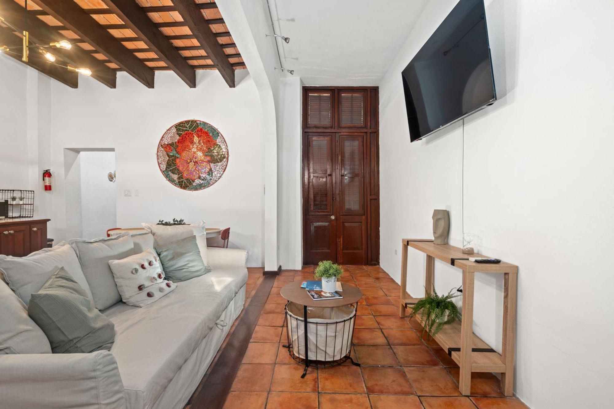 Otium With Terrace In Old Apartment San Juan