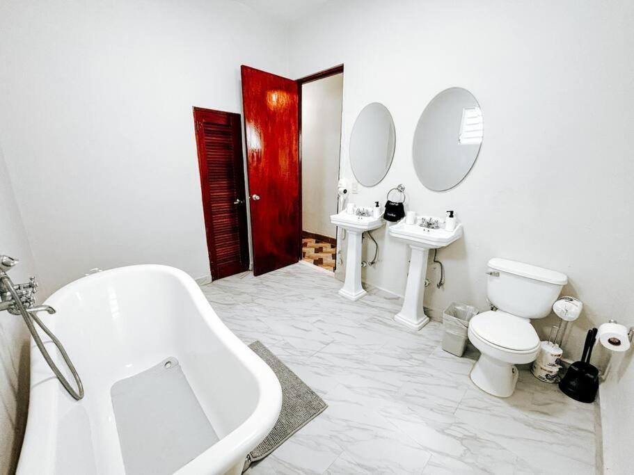 Colonial Style House For 8 Walk To Condado Beach