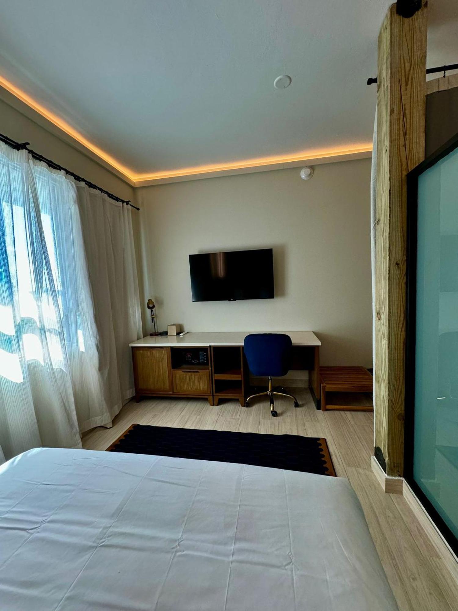 Metro Art Hotel