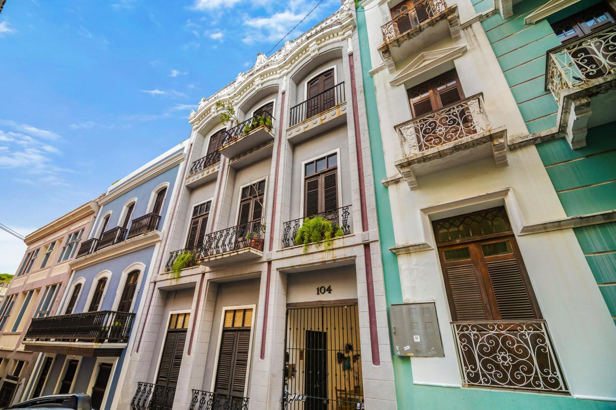Spanish Penthouse Historic Mansion Private Patio