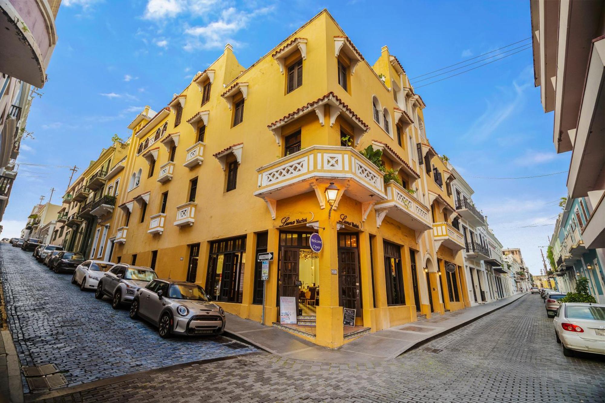 Spanish Penthouse Historic Mansion Private Patio