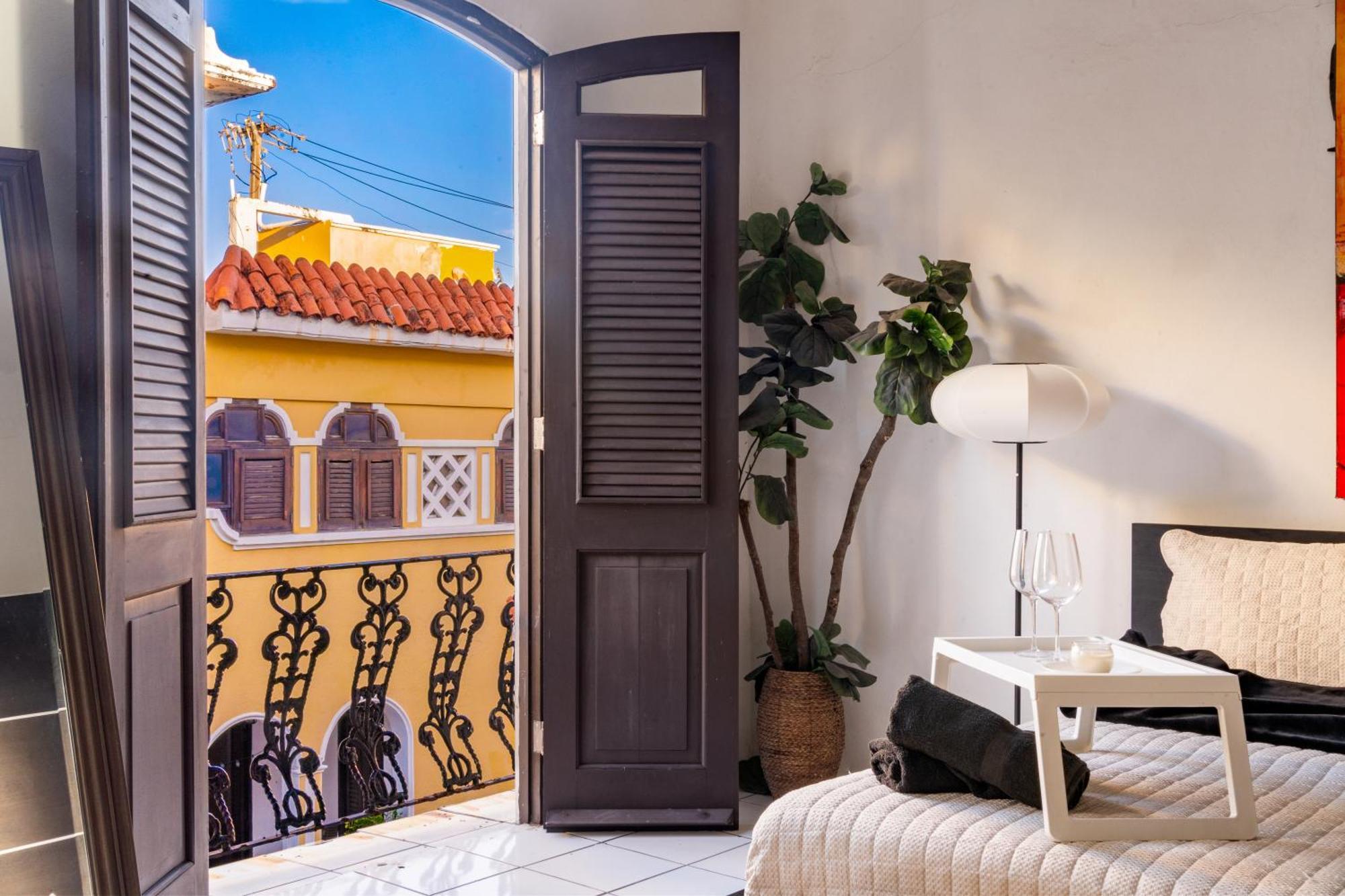 Spanish Penthouse Historic Mansion Private Patio Apartment San Juan