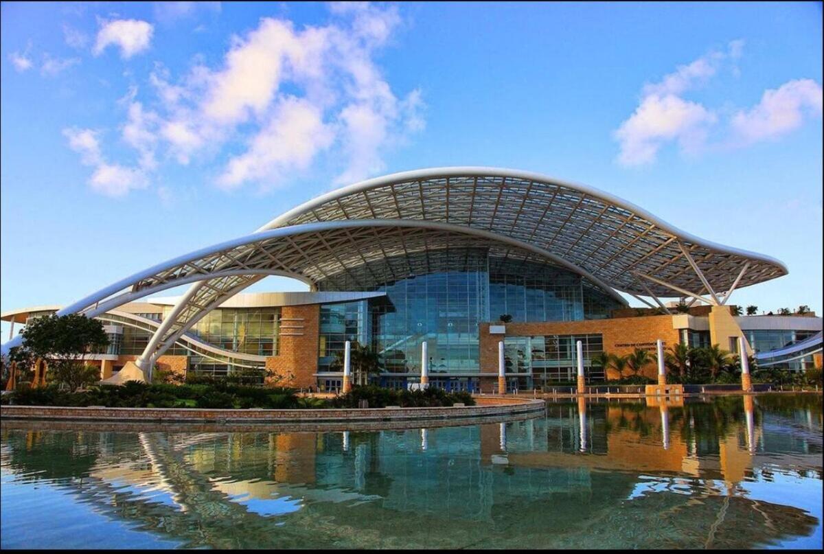 Front To Convention Center And Tmobil District, Close To The Apartment *
