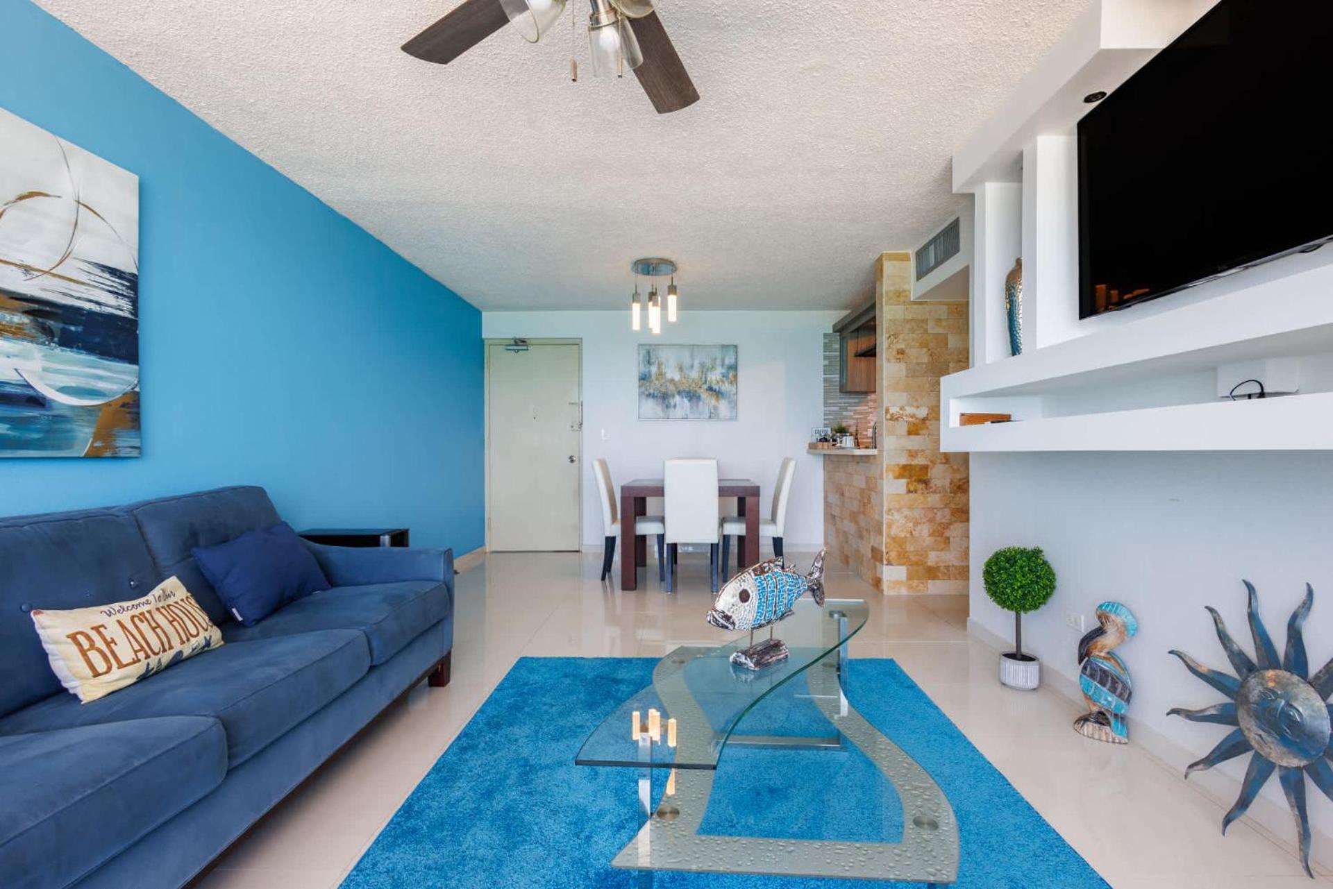 Steps From Foxwoods Casino- Beachfront With Pools Apartment *
