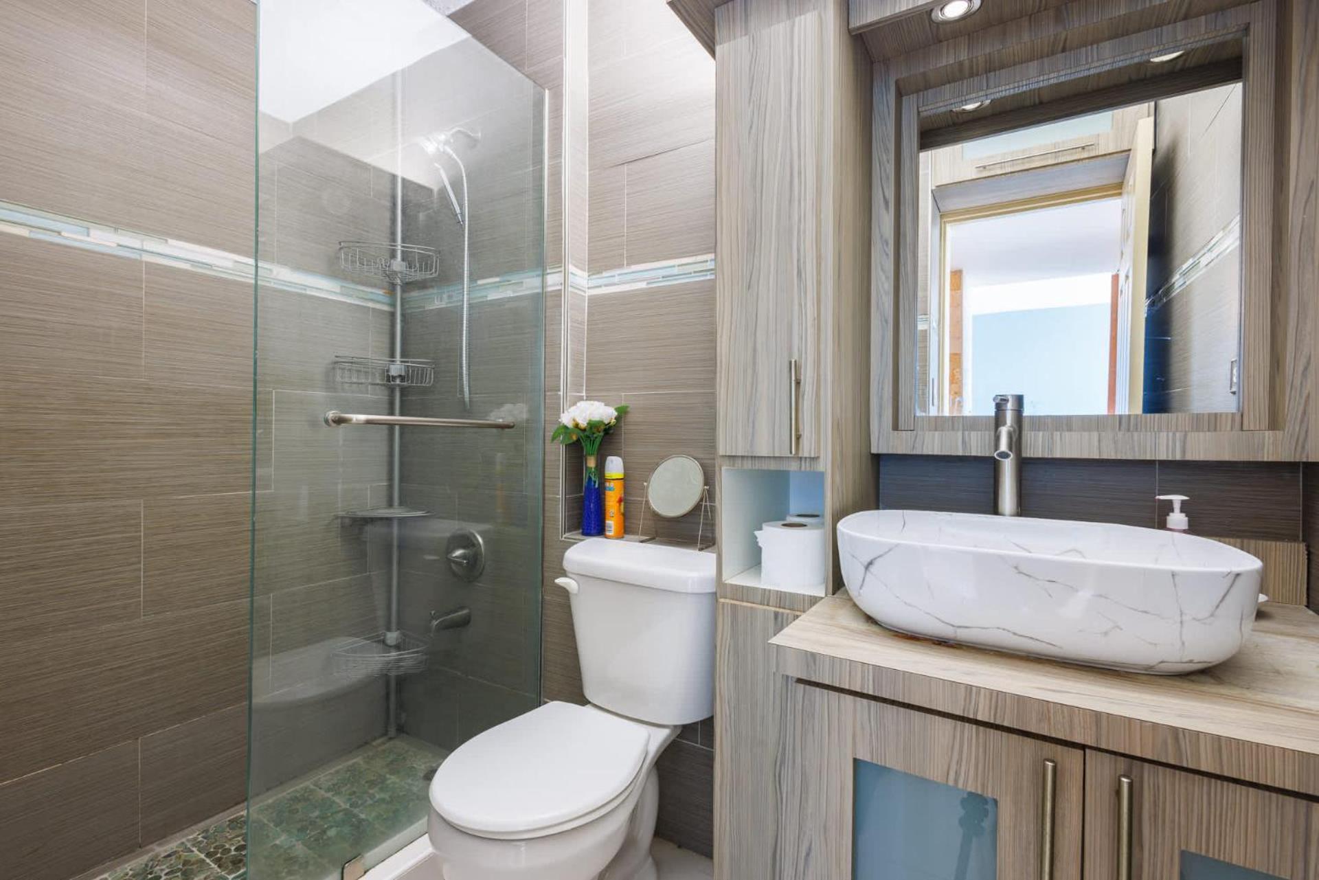 Steps From Foxwoods Casino- Beachfront With Pools Apartment San Juan