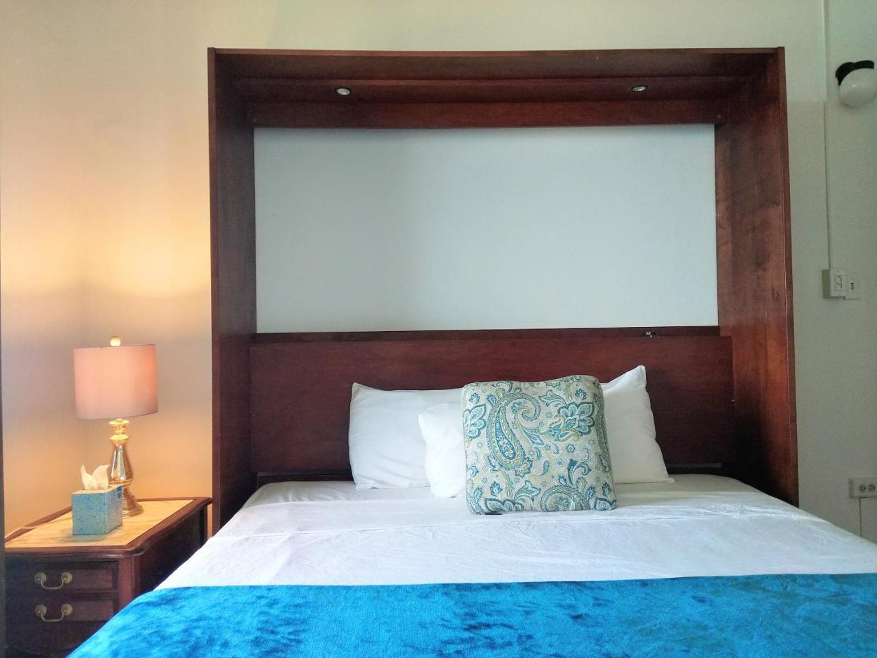 Aparthotel La Capitana Old Building 3*