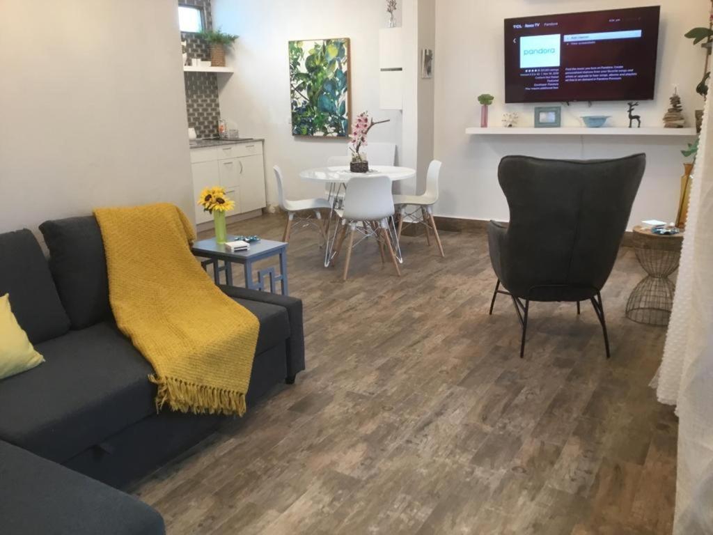 2 Bdr Apartment, Generator Parking Included San Juan