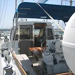 Serenity Boatel In San Juan