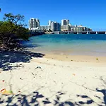 Prime Location At Condado Beach 4Br 3 Ba - Apt 1 & 4