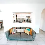 La Casona 1 Modern House Near Ocean Park