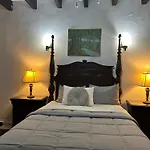 San Juan Colonial Apartment