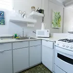 201-Vintage Modern Haven In The City, Near The Beach With Free Parking