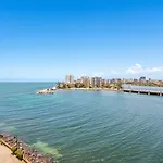 The Sunrise Studio With Ocean View L 2 Queen Beds