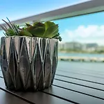 The Sunrise Studio With Ocean View L 2 Queen Beds