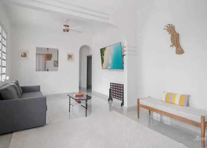 Casa Blanca Villa In San Juan , La Placita
