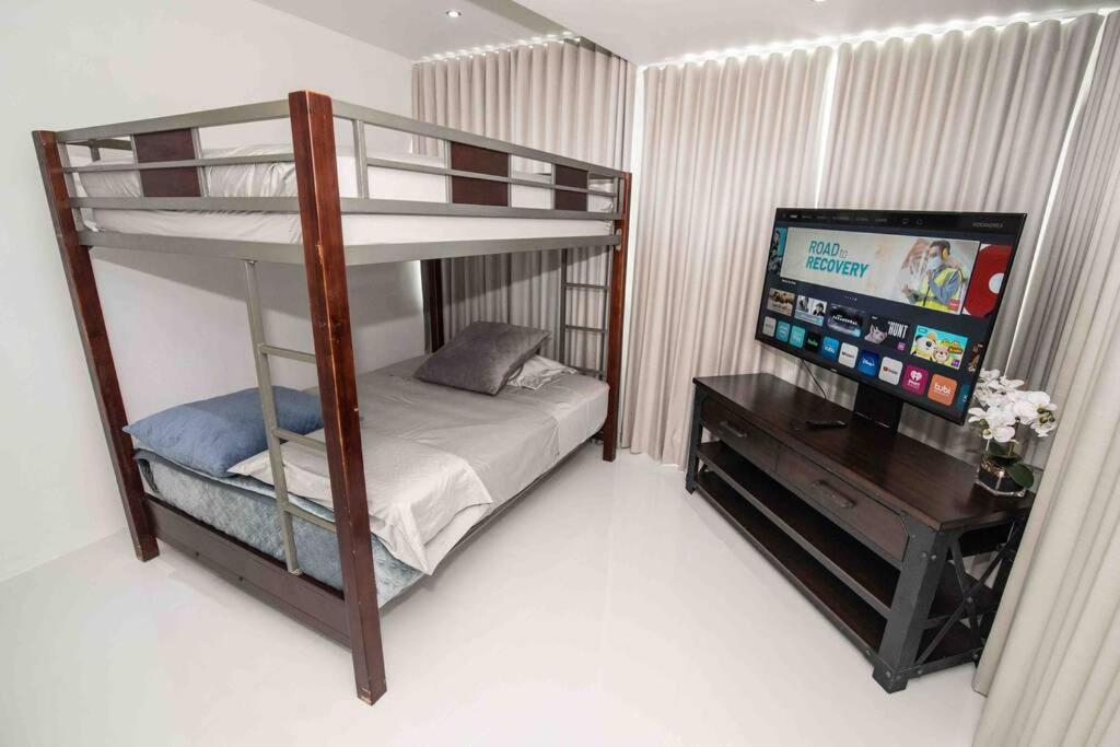 Modern 2br With Kingbed In The Heart Of Isla Verde Strip Apartment