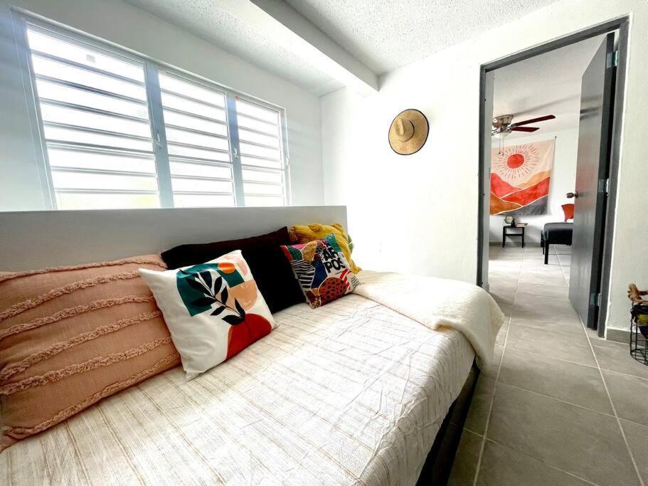 Casa Gumamela - Bright & Spacious 6-bedroom Units Apartment San Juan