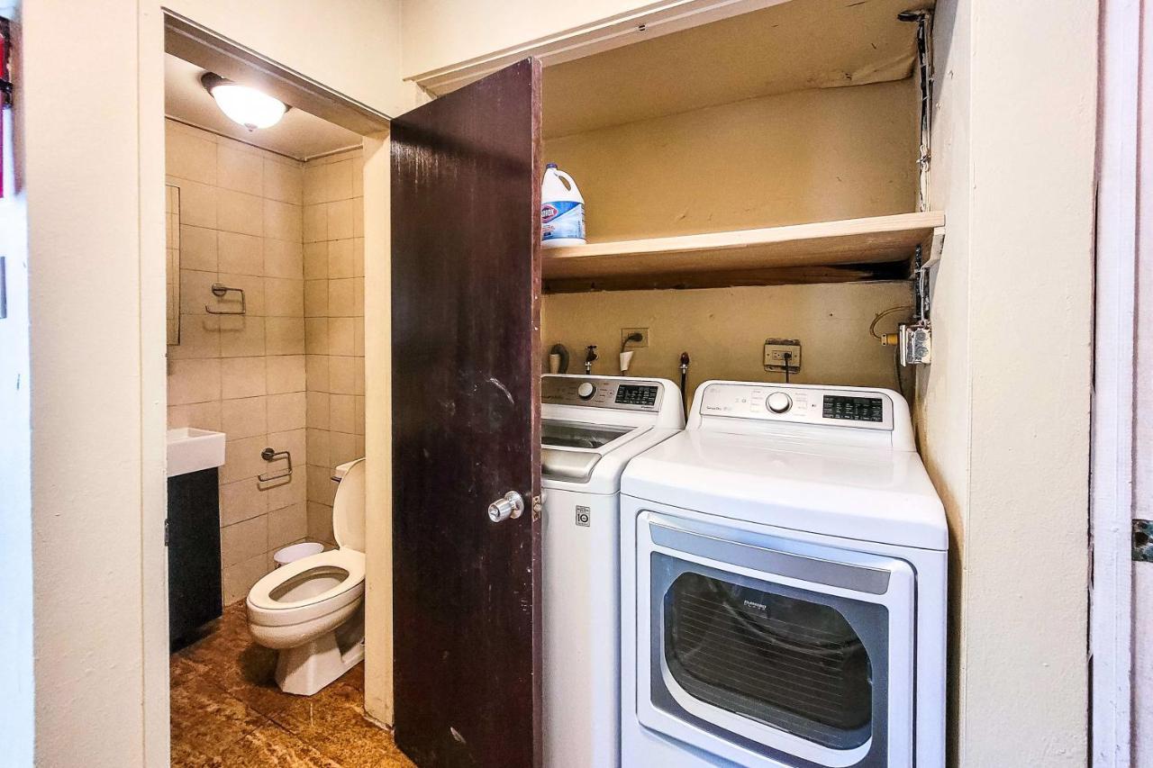 Holiday home Luxurious With Pool - Walk To Beach!