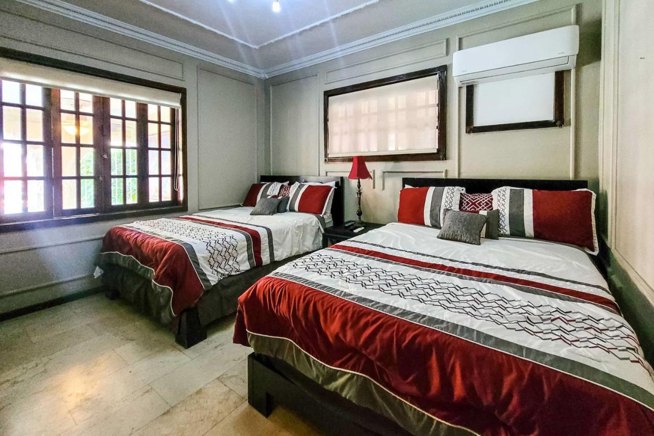 Luxurious With Pool - Walk To Beach! Holiday home