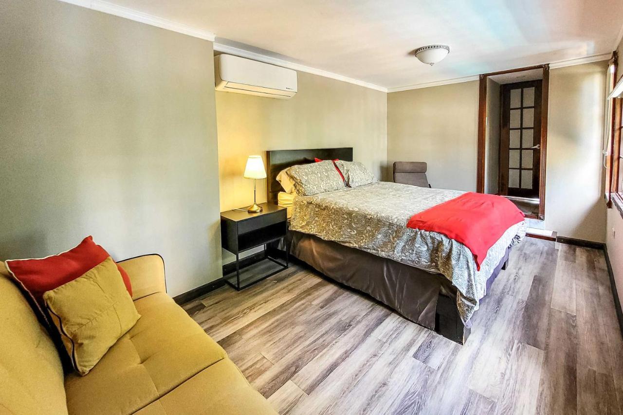 Holiday home Luxurious With Pool - Walk To Beach!
