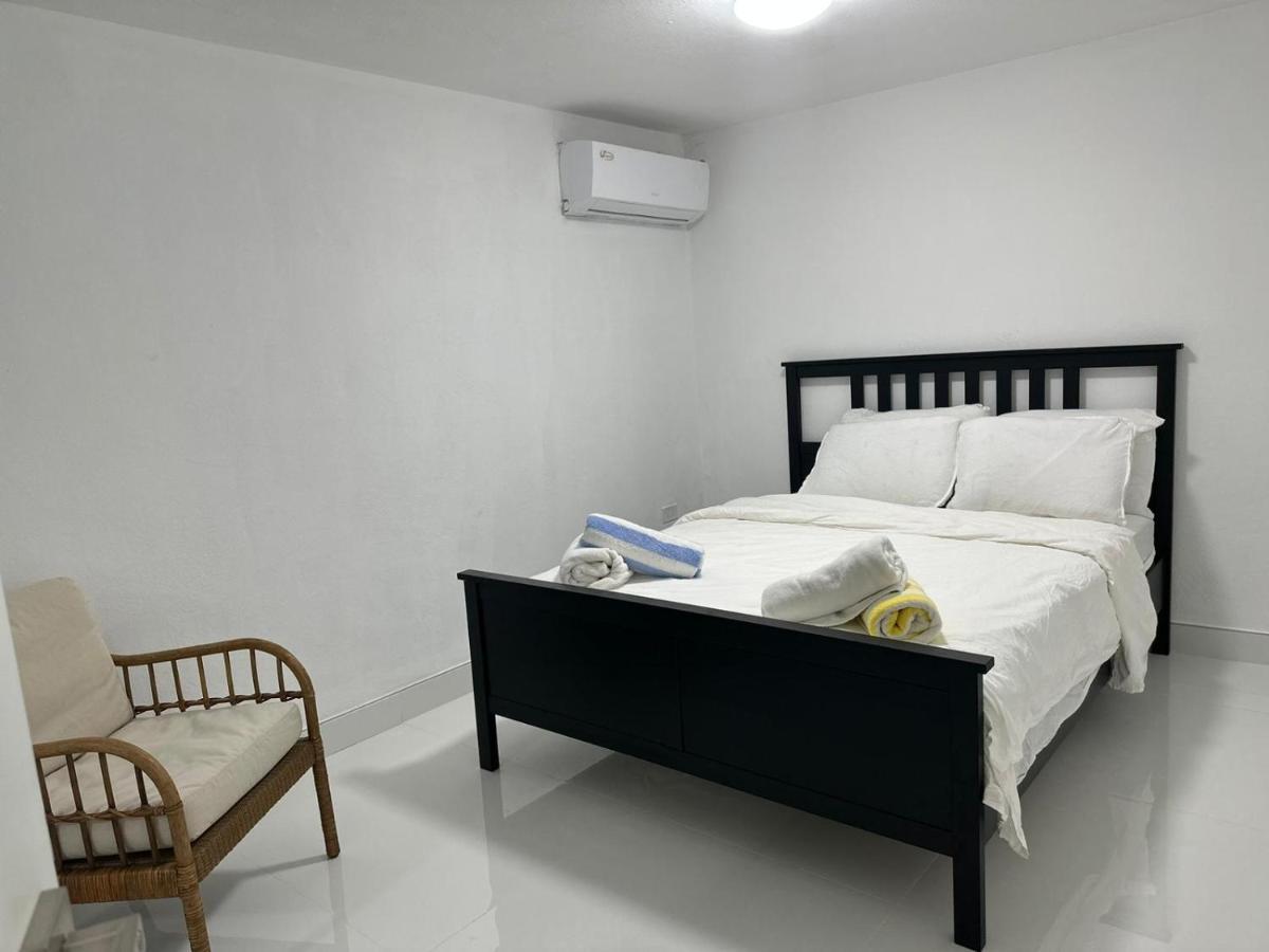 Majestic 2-bedroom Beachside Apartment *