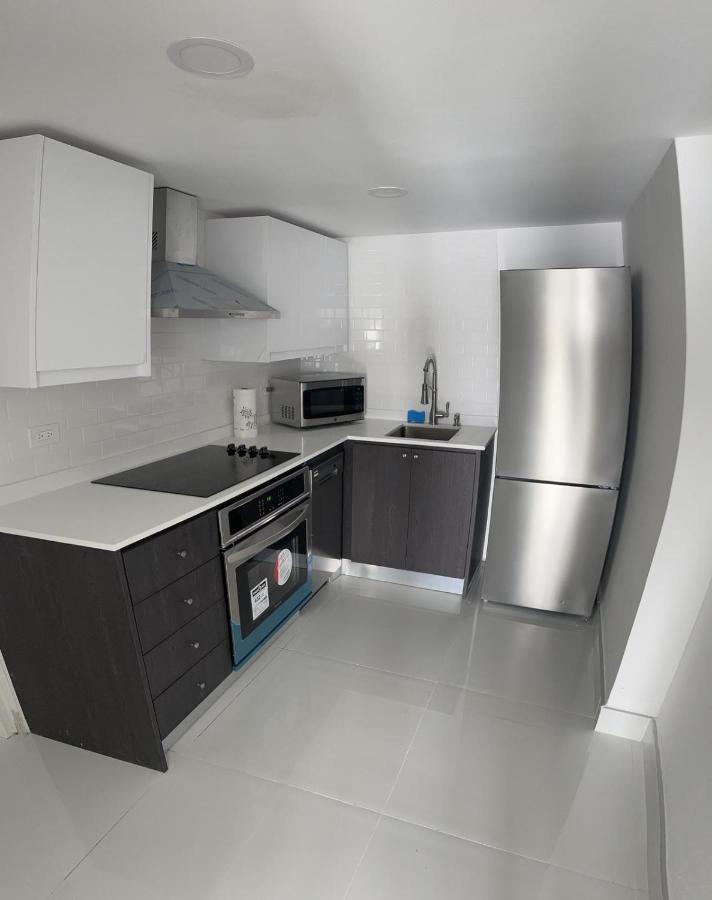 Majestic 2-bedroom Beachside Apartment *