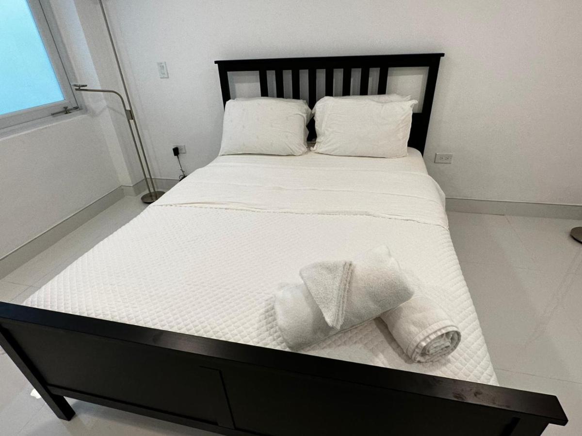 Majestic 2-bedroom Beachside Apartment *