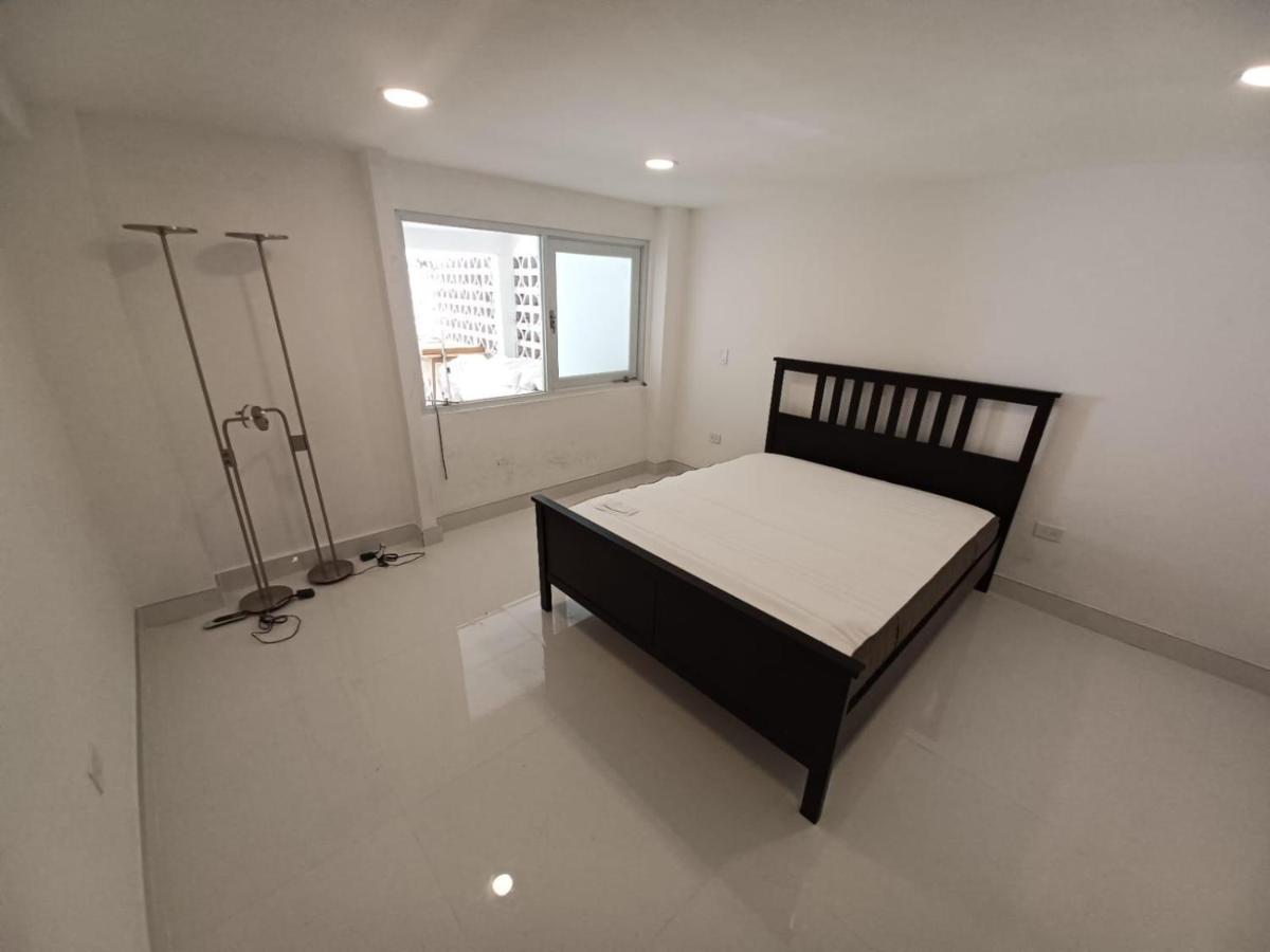 Majestic 2-bedroom Beachside Apartment *