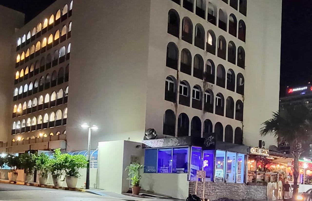 Condado Beachfront Tantra Apartment *