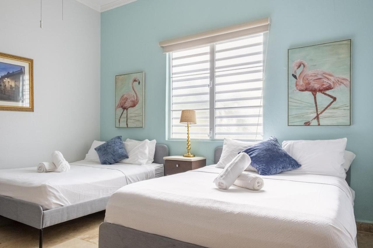 Apartment Prime Location At Condado 4br 3 Ba - 1 & 4 *