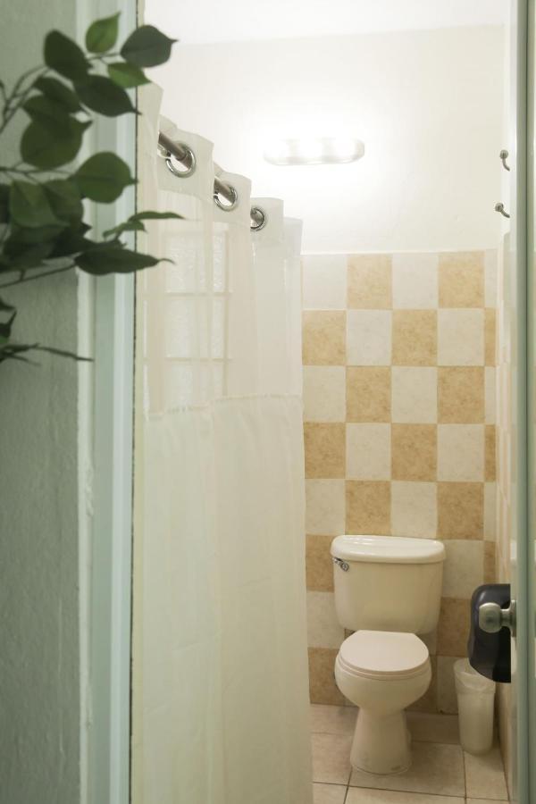 Prime Location At Condado 2br 1 Ba - 3 * San Juan