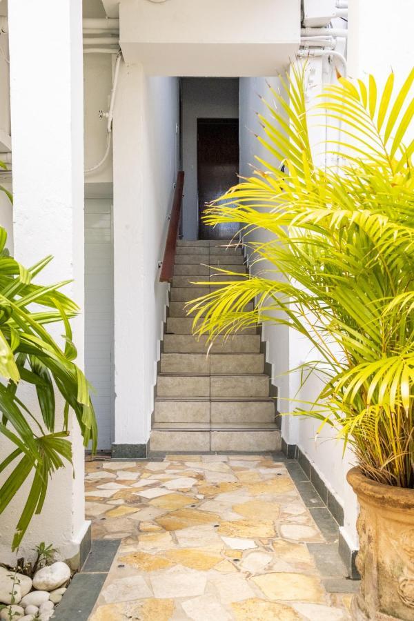 Prime Location At Condado 4br 3 Ba - 1 & 4 Apartment San Juan