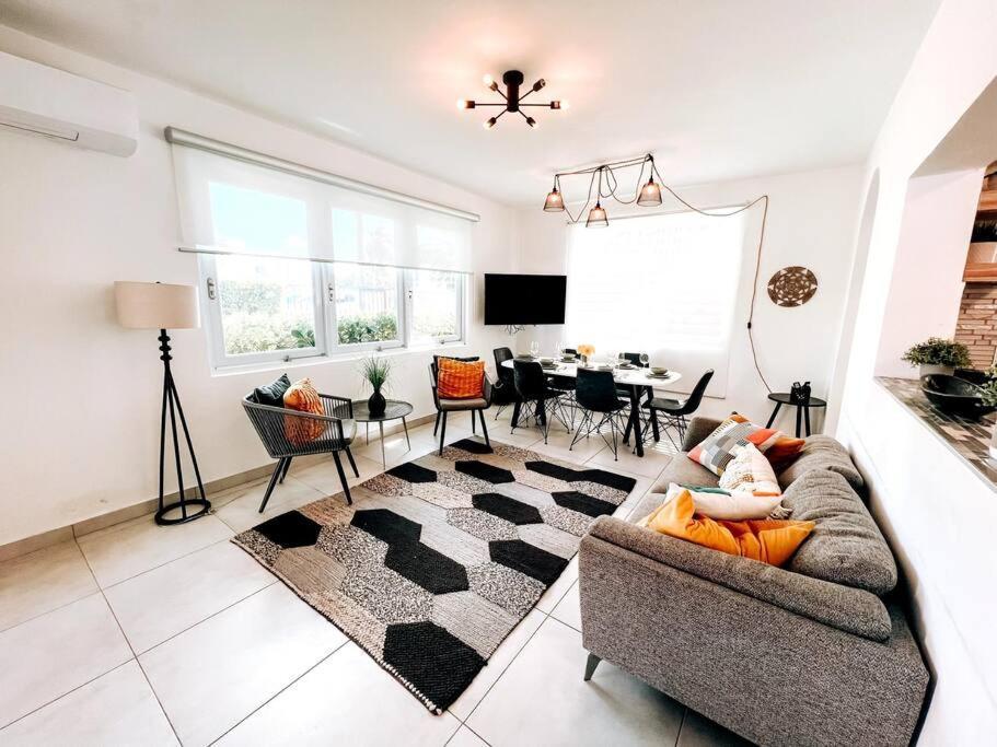 La Casona 1 Modern House Near Ocean Park Apartment *