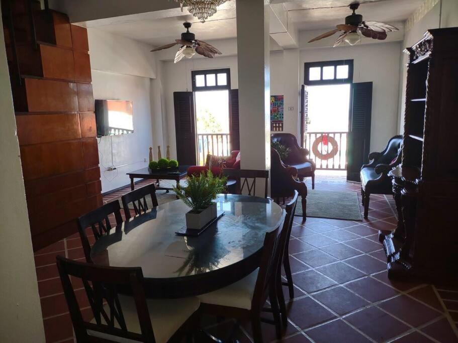 Penthouse With Private Rooftop! Apartment *